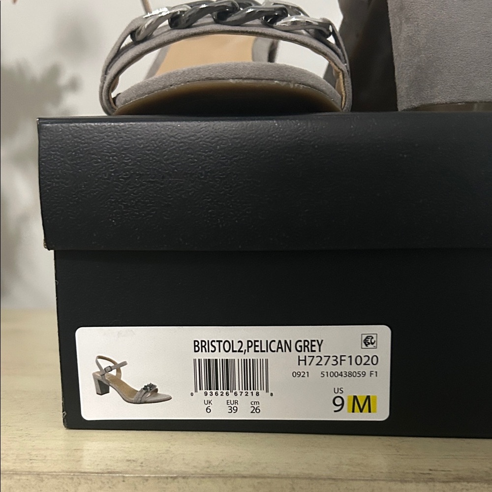 Naturalizer Bristol 2 Pelican Gray Block Heel Chain Detail Sandals - Size 9M - Picture 8 of 9